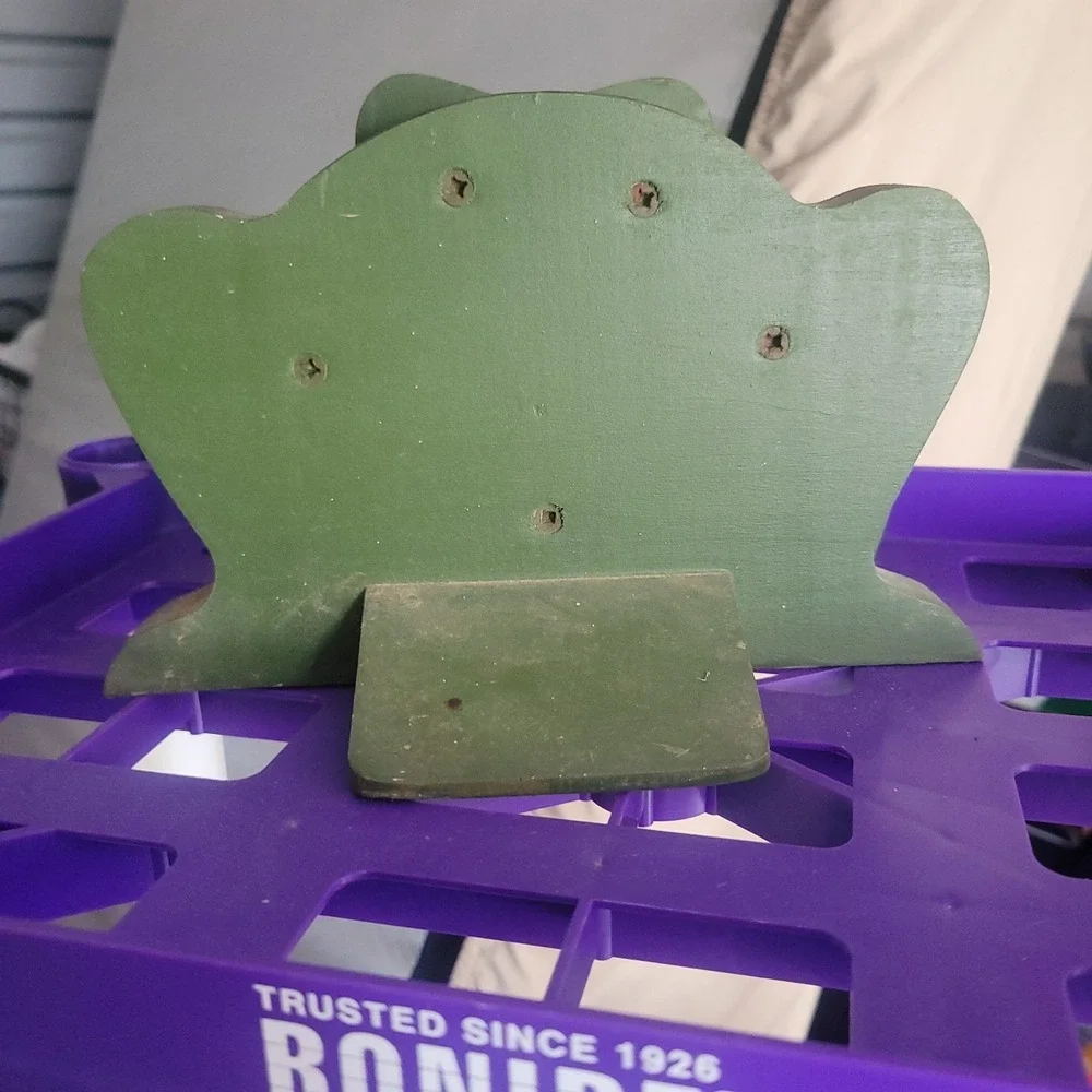 Vintage Handmade Wooden Slab Frog Decoration Collectable
